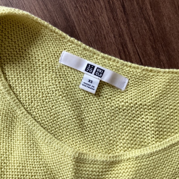 Uniqlo 3D Knit Balloon Sleeve Sweater - Picture 5 of 5